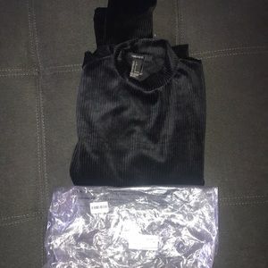 Forever 21 black long sleeve tee